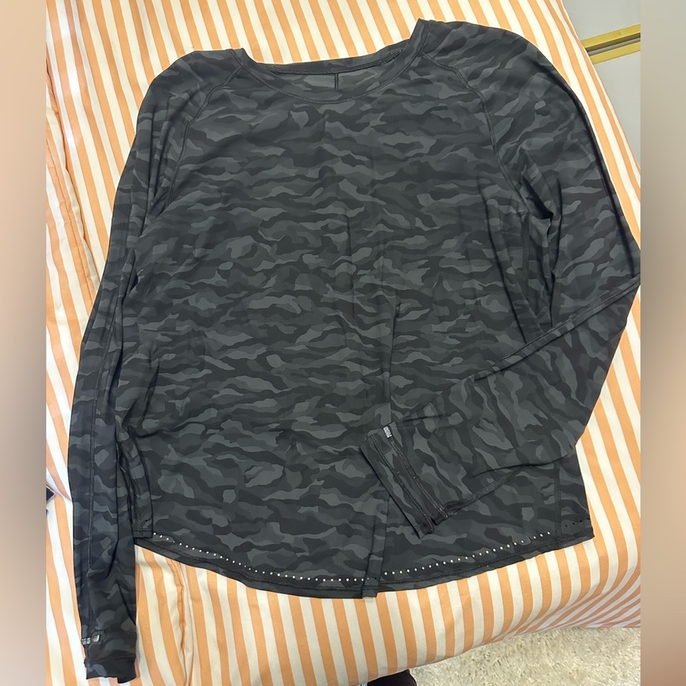 lululemon top